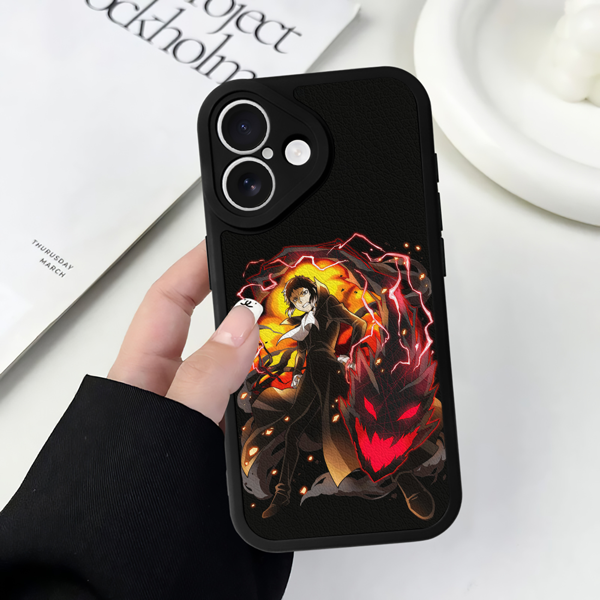 （画像用） 文豪ストレイドッグス Bungo Stray Dogs 【iPhone 16シリーズ対応】シリコンスマホケース（レザー調） 材質：シリコン